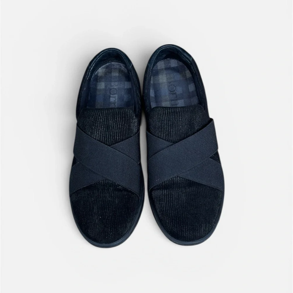 Born Banshee Slip-on Ribbed Comfort Loafer in Black Size 9